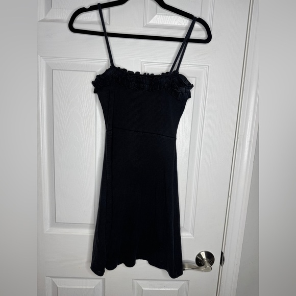 ARITZIA SUNDAY BEST Black Ribbed Mini Skater Dress‎ Ruffle Detail Size Small - Picture 2 of 6
